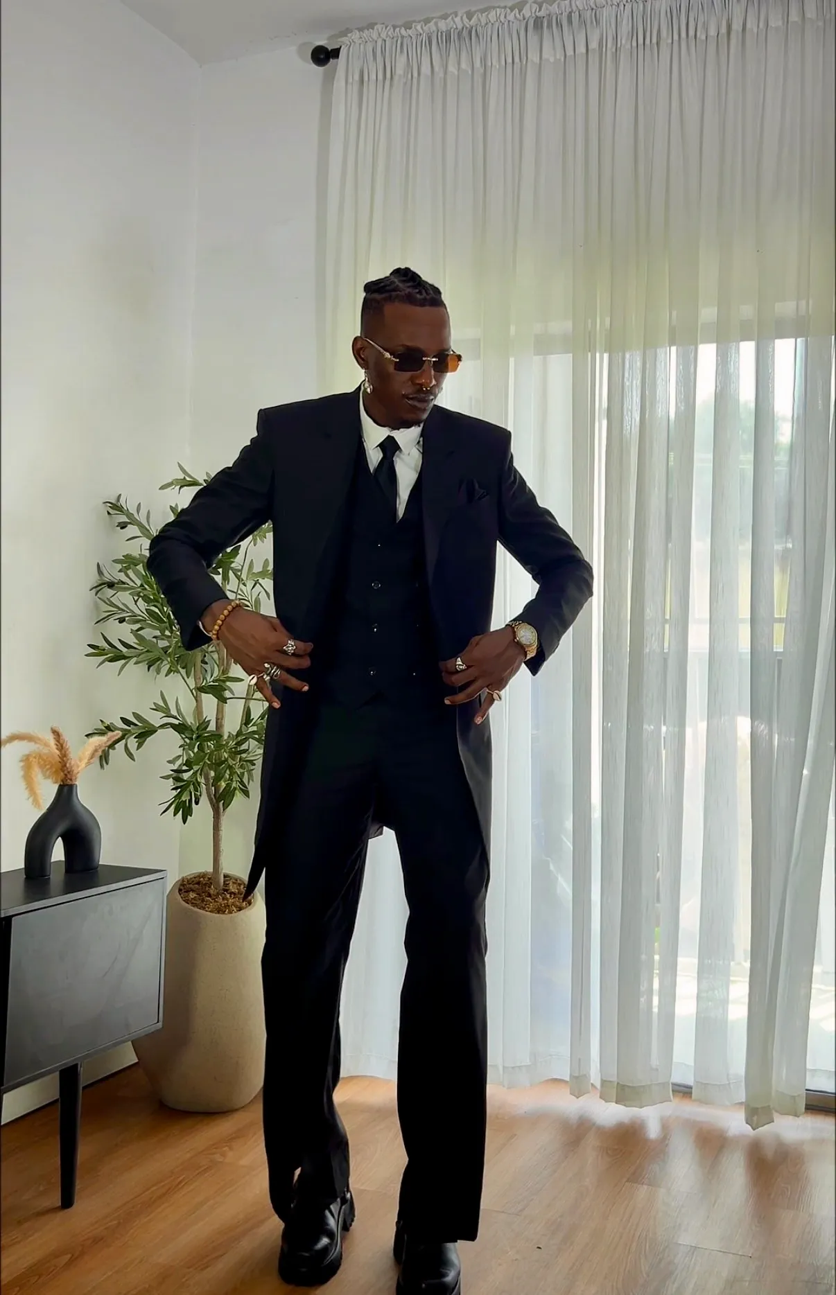 The apex suit - Image 4