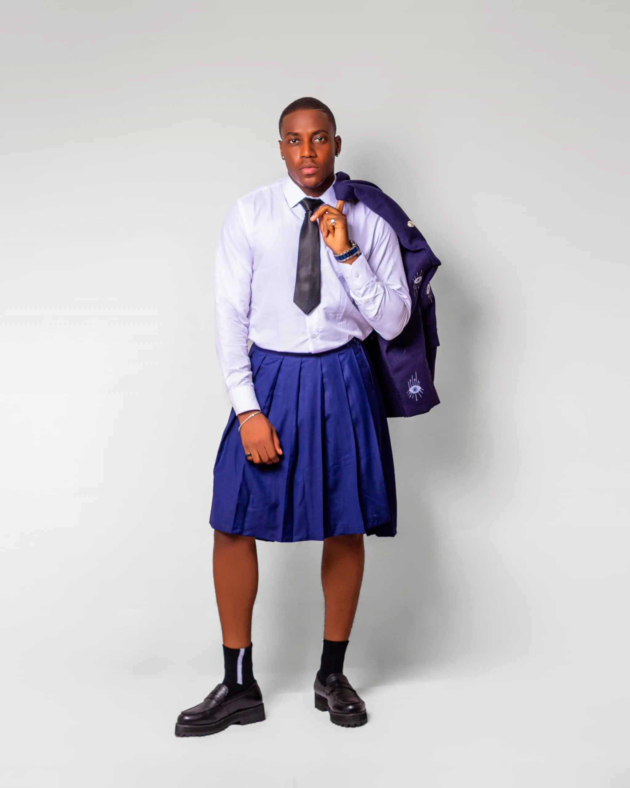 EYINJÚ SUIT - Image 5