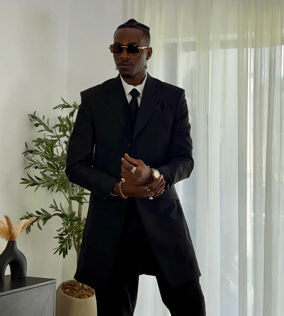 The apex suit - Image 2